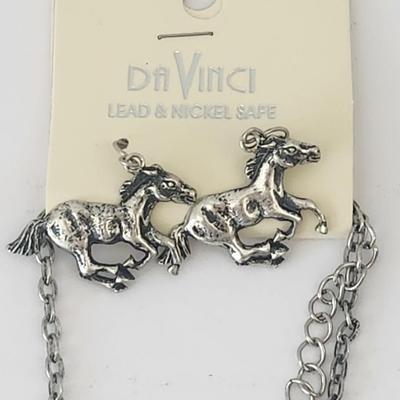 Da Vinci Silver Tone Western Horse Necklace With Barn Star Medallion and Matching Horse Earrings