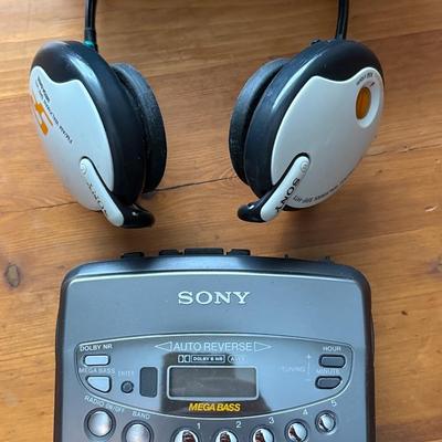 Vintage, Sony Walkman plus headphones