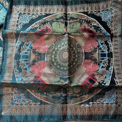 Oriental tablecloth and pillowcases