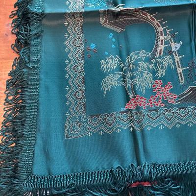 Oriental tablecloth and pillowcases