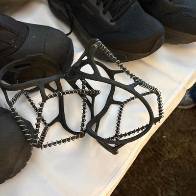 Boots, shoes size 10