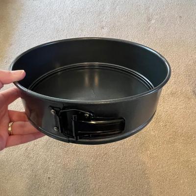 Wilton and Simply Calphalon Bakeware and More (K-BC)