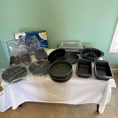 Wilton and Simply Calphalon Bakeware and More (K-BC)