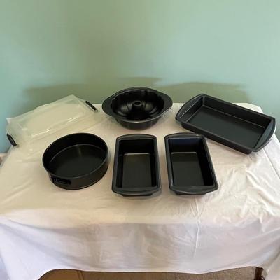 Wilton and Simply Calphalon Bakeware and More (K-BC)