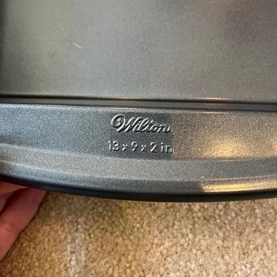 Wilton and Simply Calphalon Bakeware and More (K-BC)