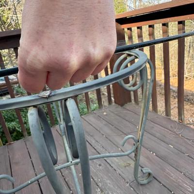 Round Glass-Top Wrought Iron Outdoor Patio Table (D-SF)