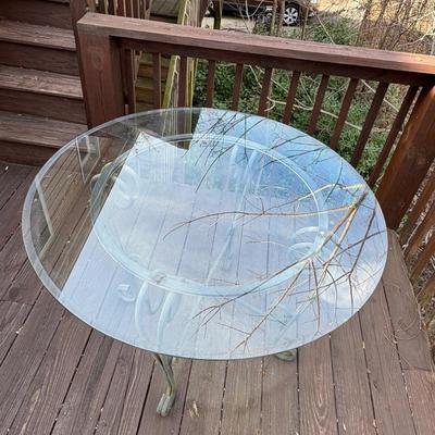Round Glass-Top Wrought Iron Outdoor Patio Table (D-SF)