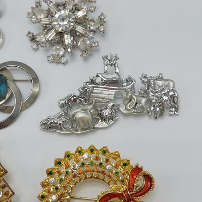 Vintage Costume Jewelry Brooches (ST-BBL)