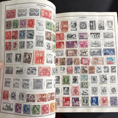 Vintage Senior Statesman stamp albums (4) some stamps