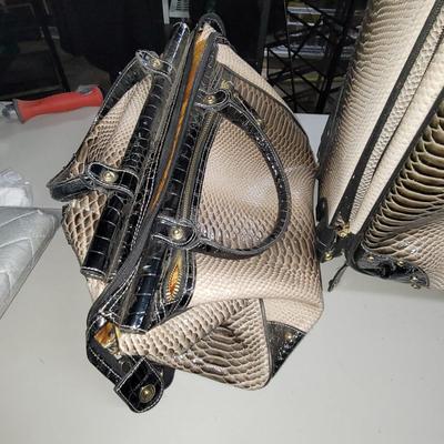 Sale Photo Thumbnail #266: Good shape, and very fashionable