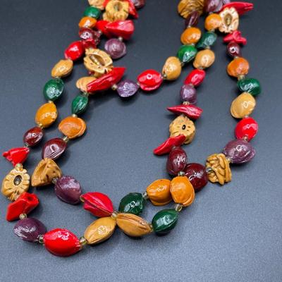 Nuts style necklace