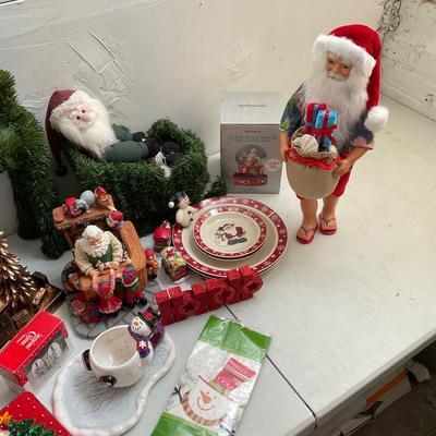 710 Large Santa Christmas Decor