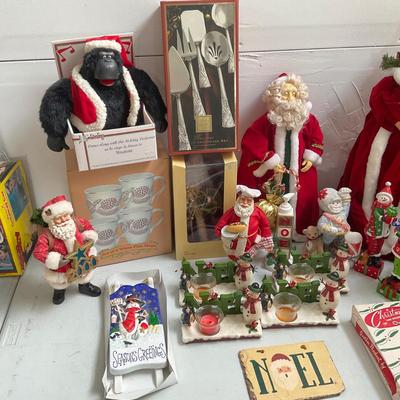 713 Holiday and Christmas Decor