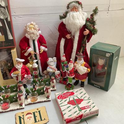 713 Santa and Christmas Holiday Decor