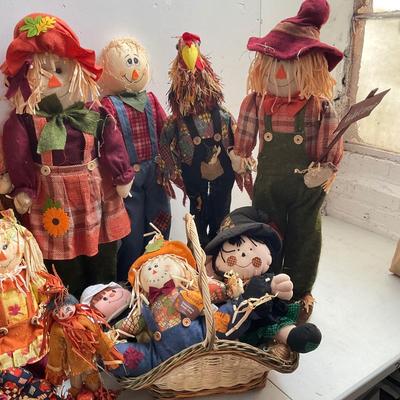 717 Large Lot of Standing Scarecrows Fall Decor