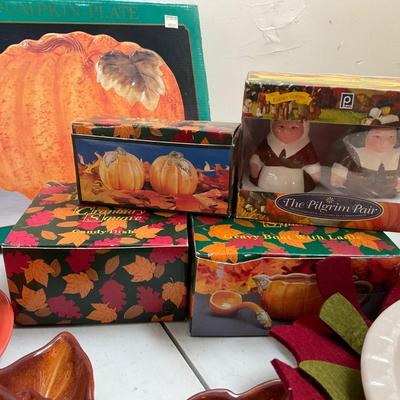 718 Large Lot of Autumn Table Decor