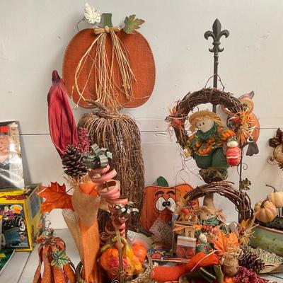 719 Large Lot of Fall Decor