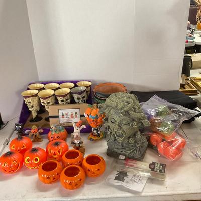 720 Halloween Lot with Moving Medusa Head