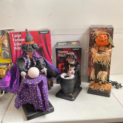 721 Lot of Three Animated Halloween decor