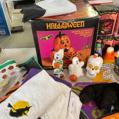 724 Halloween Candy Dish Decor Lot