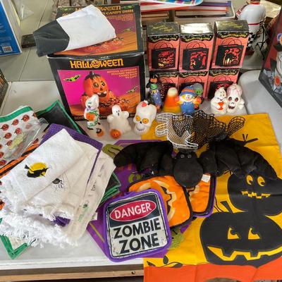 724 Halloween Candy Dish Decor Lot