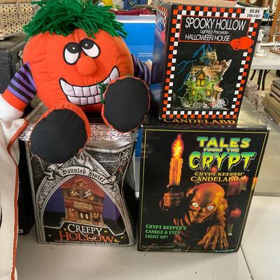 725 Large Halloween Decor Lot with Pillows