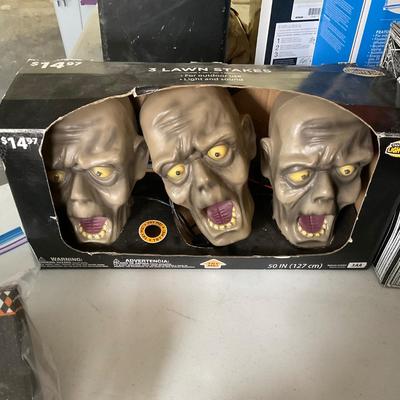 725 Large Halloween Decor Lot with Pillows