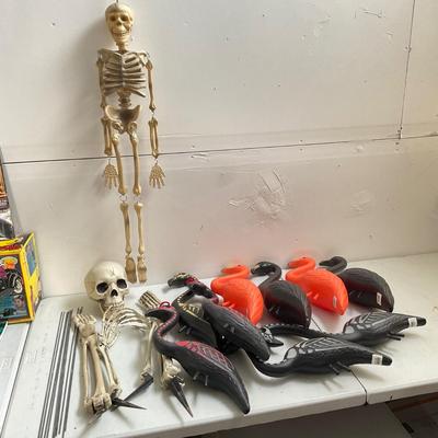 728 New Skel a mangos and Devil mangos with yard skeleton