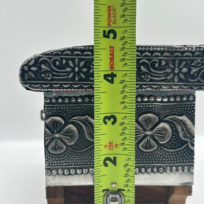 Indian-Style Embossed Metal Elephant Jewelry / Trinket Box
