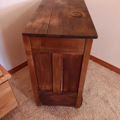 ANTIQUE WASHSTAND WITH DRAWER AND 2 DOOR CUPBOARD ON CASTERS
