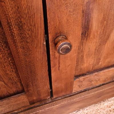 ANTIQUE WASHSTAND WITH DRAWER AND 2 DOOR CUPBOARD ON CASTERS