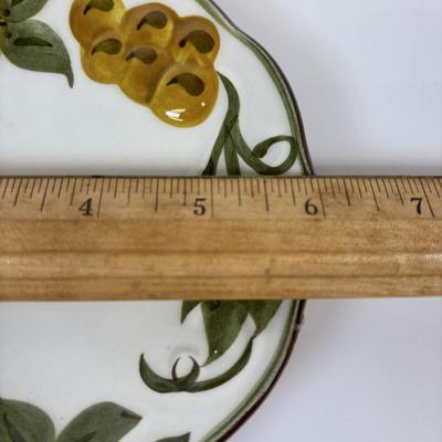 LOT 32: Vintage Stangl Pottery "Sculpted Fruit" Dinnerware Collection