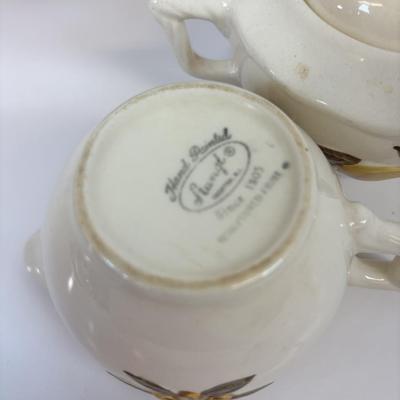 LOT 32: Vintage Stangl Pottery "Sculpted Fruit" Dinnerware Collection