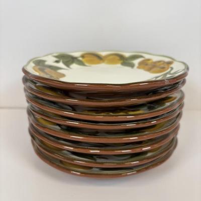 LOT 32: Vintage Stangl Pottery "Sculpted Fruit" Dinnerware Collection