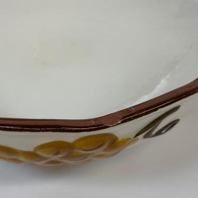 LOT 32: Vintage Stangl Pottery "Sculpted Fruit" Dinnerware Collection