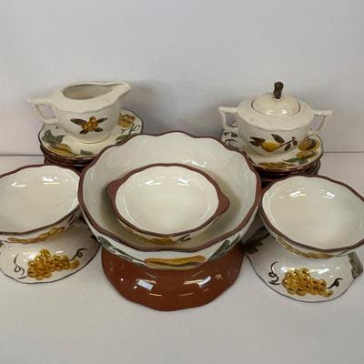 LOT 32: Vintage Stangl Pottery "Sculpted Fruit" Dinnerware Collection