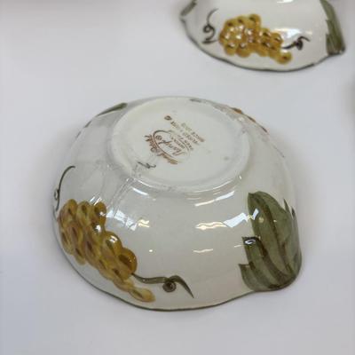 LOT 32: Vintage Stangl Pottery "Sculpted Fruit" Dinnerware Collection