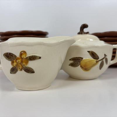 LOT 32: Vintage Stangl Pottery "Sculpted Fruit" Dinnerware Collection