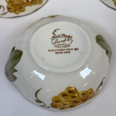 LOT 32: Vintage Stangl Pottery "Sculpted Fruit" Dinnerware Collection