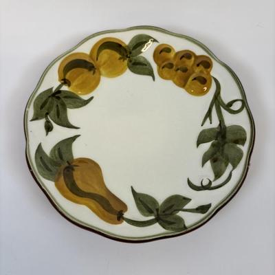 LOT 32: Vintage Stangl Pottery "Sculpted Fruit" Dinnerware Collection