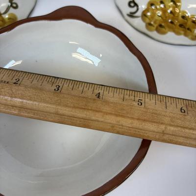 LOT 32: Vintage Stangl Pottery "Sculpted Fruit" Dinnerware Collection