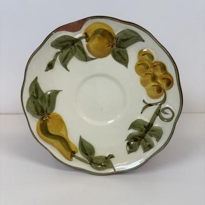 LOT 32: Vintage Stangl Pottery "Sculpted Fruit" Dinnerware Collection