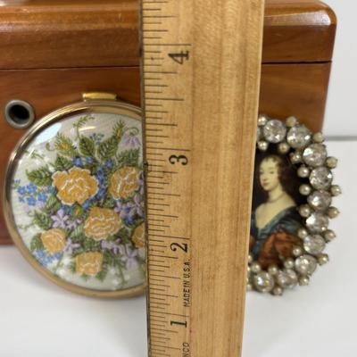 LOT 33: Argentos SC Made w/Swarovski Crystals, Lane Cedar Mini Chest, Chic & Tonic Bangle Flask, Floral Compact & More