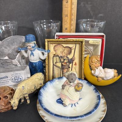 LOT 36: Vintage What-Not Collection: Miniature Parke's Coffee Tray, Ivanhoe Geometric Libbey Glasses, MCM Faux Wooden Duck, Made in...