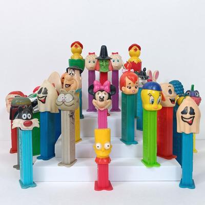 LOT 43: Large Collection of Vintage Pez Dispensers