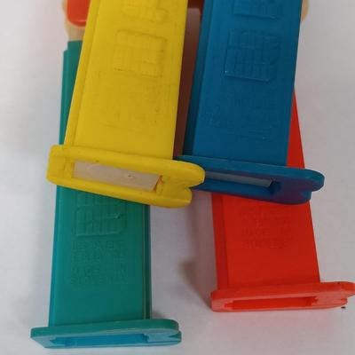 LOT 43: Large Collection of Vintage Pez Dispensers