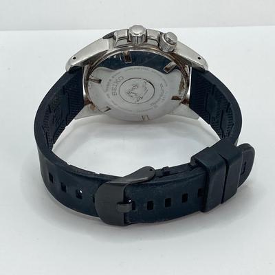 LOT 64: Seiko Kinetic Sportura Air Diver's 200m Watch with Box