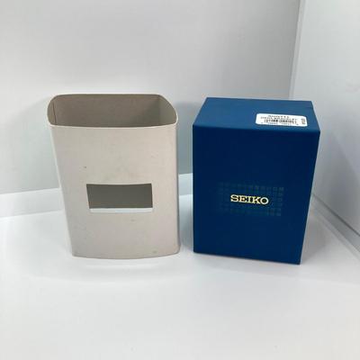 LOT 64: Seiko Kinetic Sportura Air Diver's 200m Watch with Box