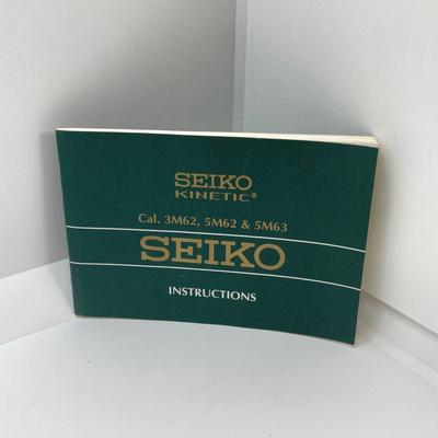 LOT 64: Seiko Kinetic Sportura Air Diver's 200m Watch with Box