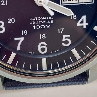 LOT 65: Seiko Sports Automatic 23 Jewels 100M Watch with Box